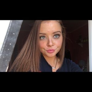 Meet your Posher, Olivia